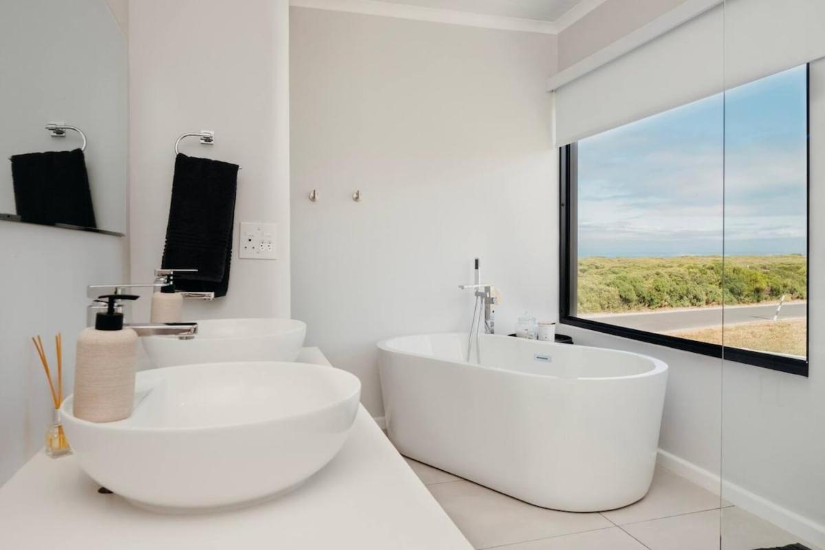 Ocean View 4-Bed Getaway On Pearly Beach Eksteriør bilde